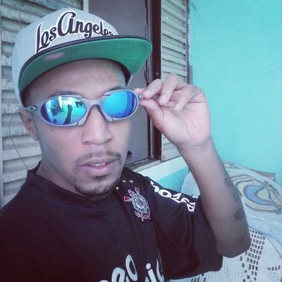 '  Nickollas . Papai
     Ama você :)
   #Corinthians  Brazil | São Paulo  Insta : @lfernando2   Whats : 11 96367-0637