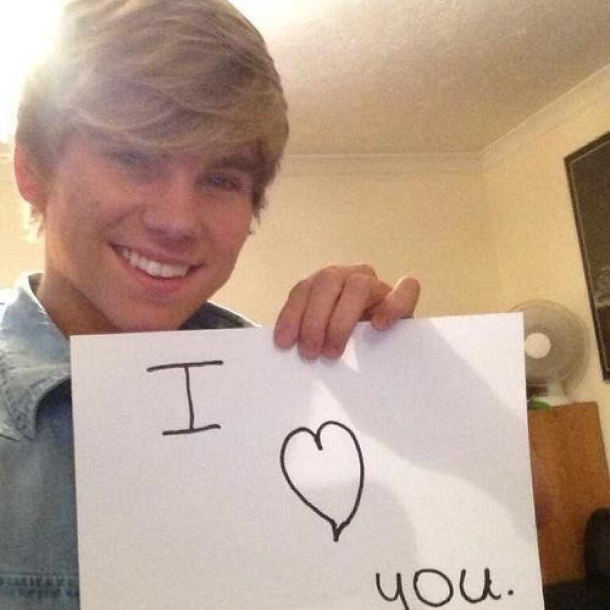 I really love @overloadmusic ..btw im not a new fan just new account:) and my account got suspended lol damn, but im back!