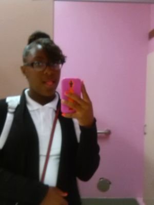 Instagram @__pretty.a