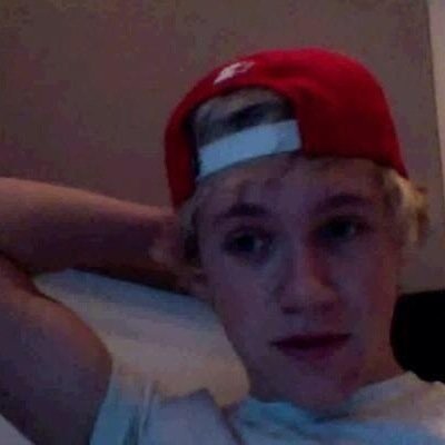 foLLOW @CALUMFT182