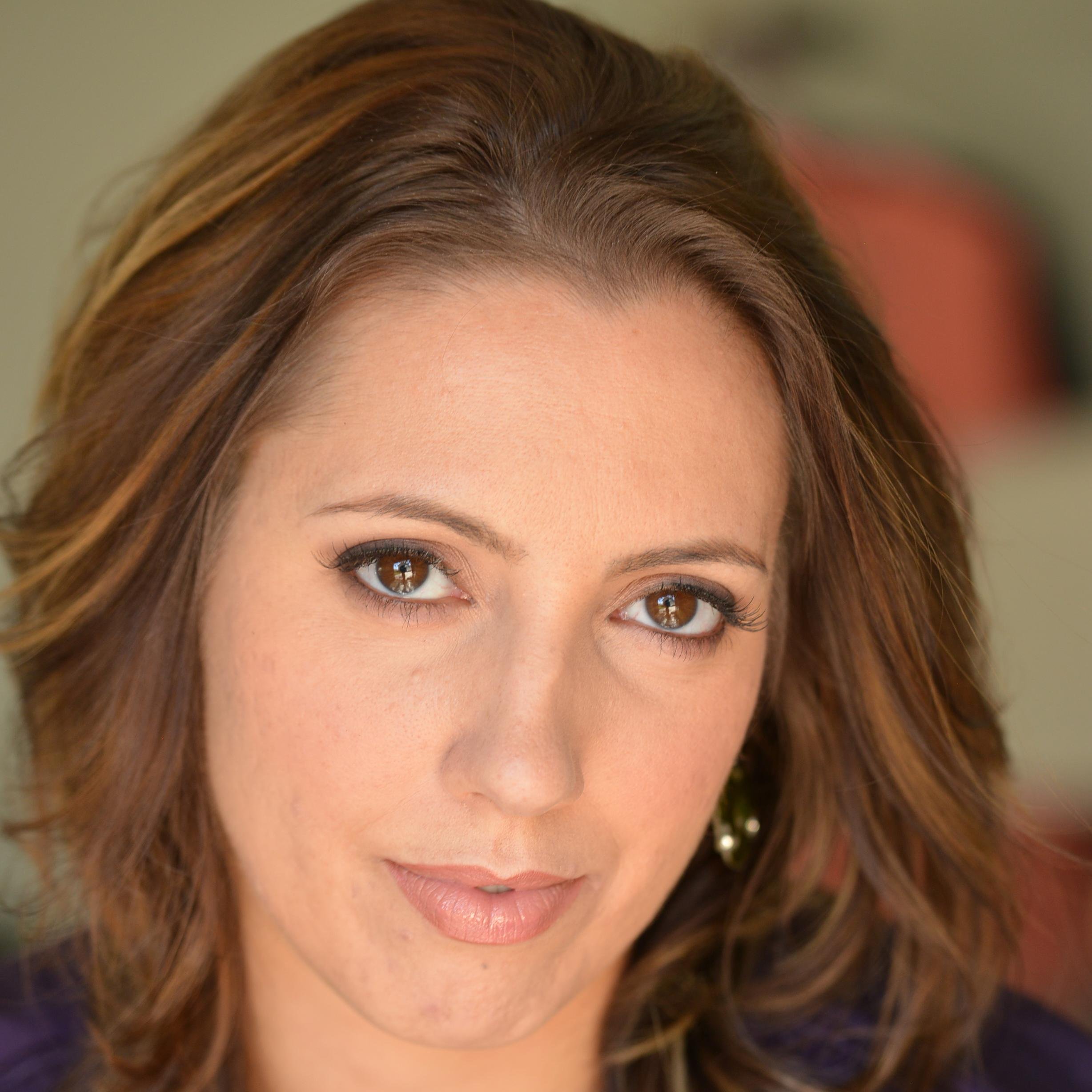 Opera singer, book reader, cat lover, hiker, and wine enthusiast.