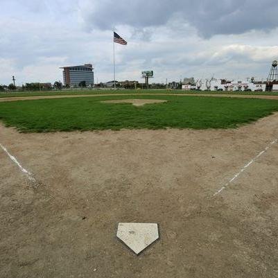 TIGER BASEBALL—A LICENSE TO STEAL
$1 A YEAR RENT
Tiger Stadium
is now a
VACANT LOT
PIZZA &
GREED
thanks
