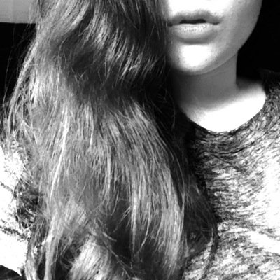 Strxninpara's profile picture. Il n'y a pas de héros dont les habits ne soient pas trempés de sang.