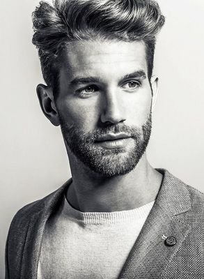 25. Suplente de DCAO. Auror. Del Ministerio a Hogwarts. Hermano mayor de @Neithann_PR Sangre Pura y defensor de esta. #PotterRunes