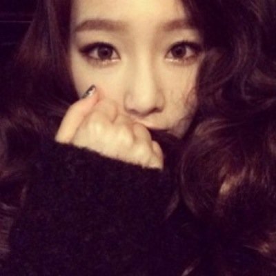 hi its taeyeon from snsd @YukaBck is my bby