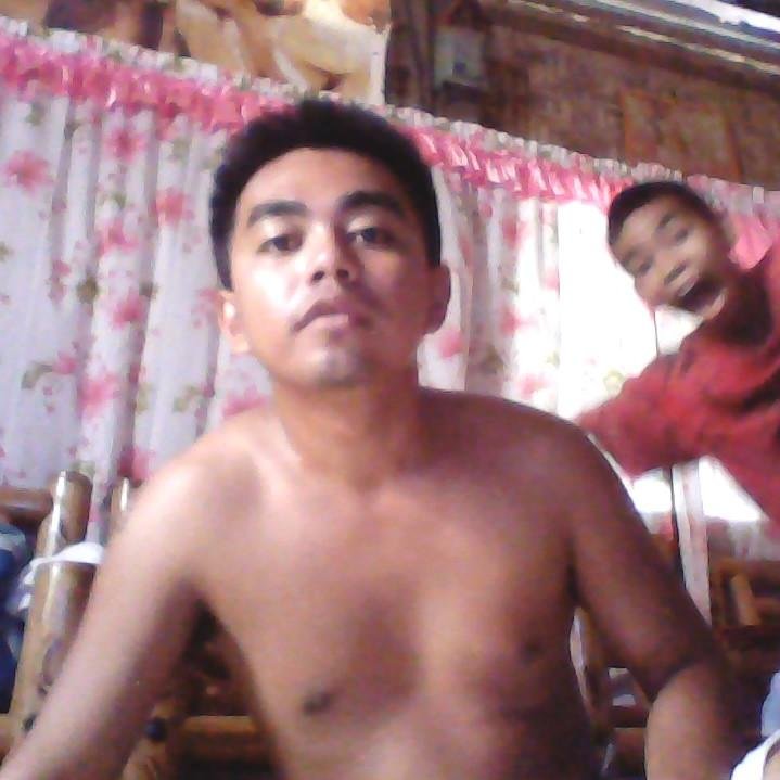 RomnickTandugon's profile picture. 