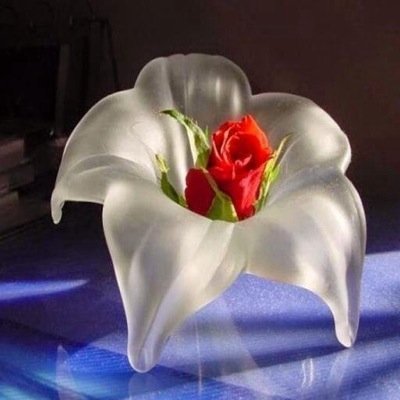 ‏بنت الرجال تشوم عن درب الانذال وتبعد جنابه عن دروب الرديه ومثل مافيه رخوم بالناس ورجال ايضا بنات الناس ماهن سويه.