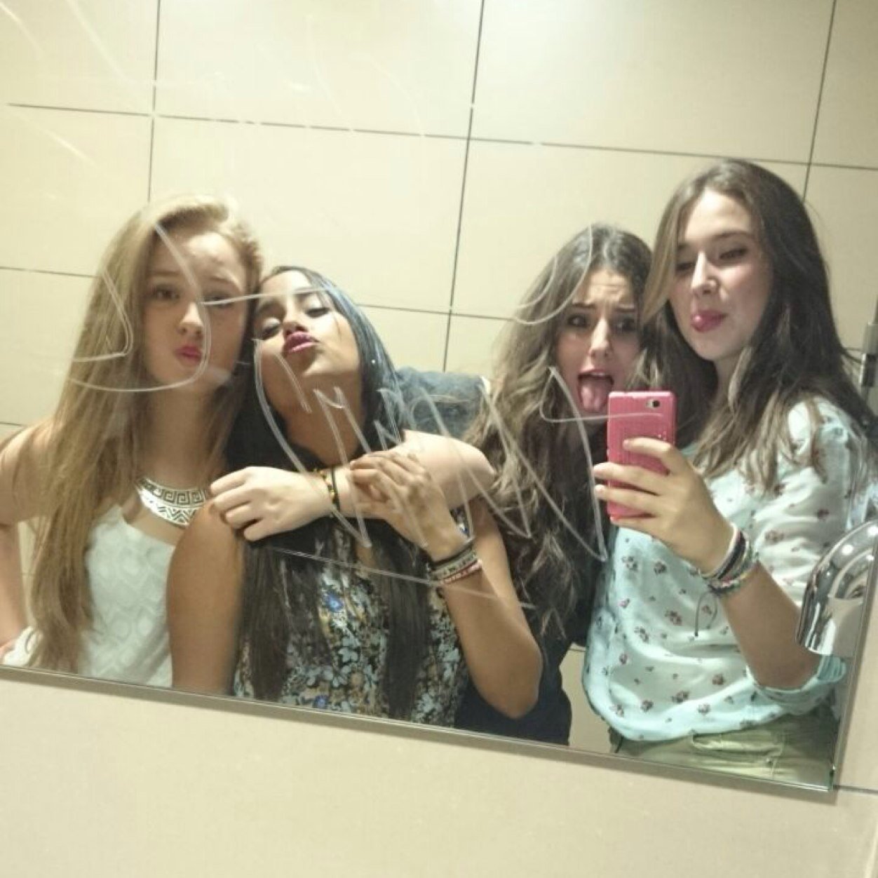 noemtnz's profile picture. ☽