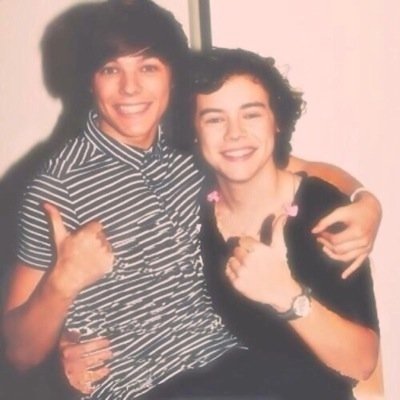 Larry stylinson

Louis loves me 

Louis loves harry

Louis loves carrots