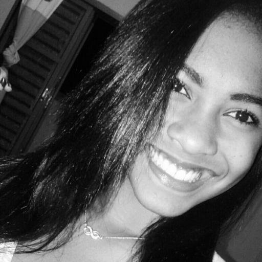' Eu sorrio bonito e deixo os outros querendo sαber o segredo que me fαz feliz; XD
DOUGLAS AMOR TE AMO  3
