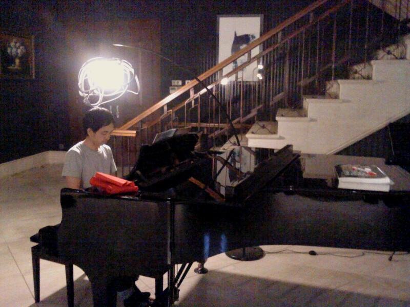 RommyFebrian's profile picture. Life is Beautiful if You Know How To Live it