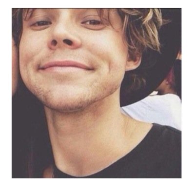 i gave you a free follow now please follow @xcriesluke