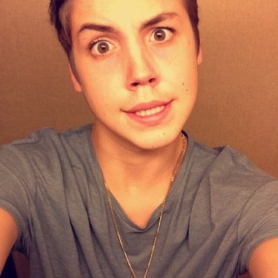 i just gave you a free follow so follow @carpenterbabe or ill unf☺️