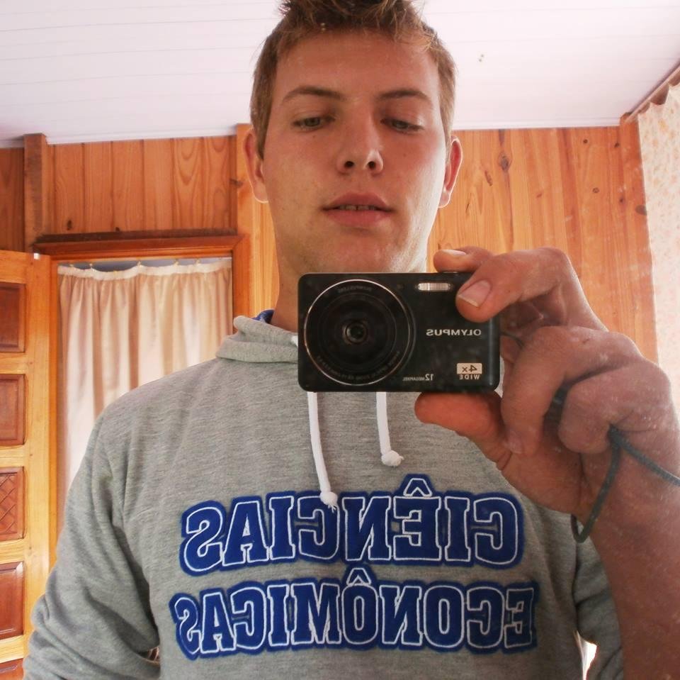 Não é a sorte que une as pessoas, e sim suas ações.