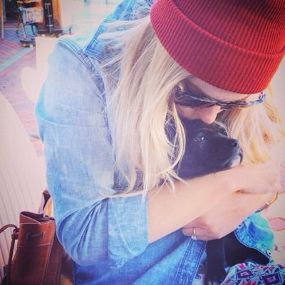 emilyjeanwhite's profile picture. 