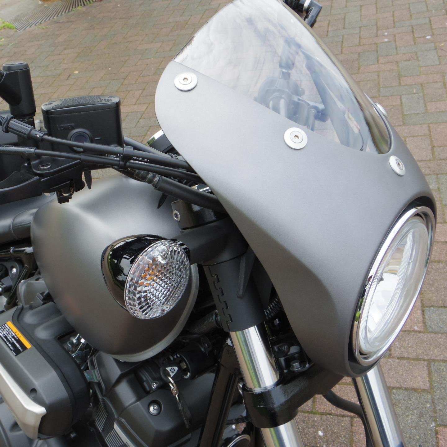 今はヤマハのBOLTに乗っています。大型バイクに色々乗ってきました。ニコ生は2013年頃からみてます。３LDKに1人暮らし。料理も結構好きです。