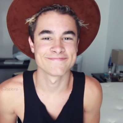 follow @Thefrantas bc free follow!:)