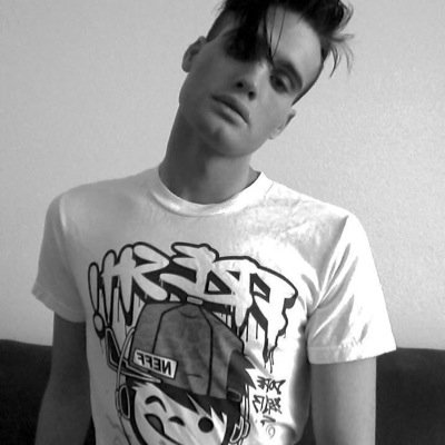 dlaneisit's profile picture. 