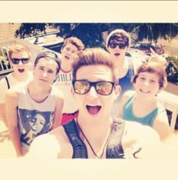 O2L fan page i follow back(:dm us if you want to talk about O2L! if they followed us i would die of happiness! follow me if you love them! -Lexi