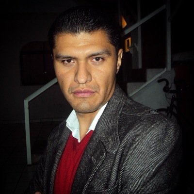 Profesor en UAQ e EFFJ. Juez de Distrito . Poeta. Viajero. Melómano.