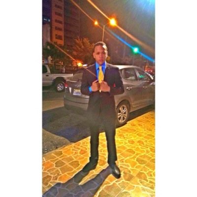 DIOS 1ro-cumpliendo mis sueños con dedicacion, esfuerzo & amor....La musica y la politica es mi pasion, Instagram: dannyflowrd