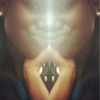#TeamBi whoeva dnt like it can suck my dick with red lip stick and dnt let it smear lol