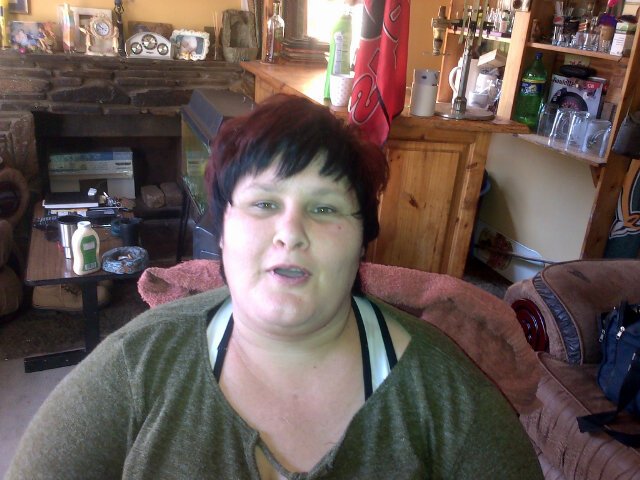 I am a mom of 3 daughters and 4 grandchildren. I,ve got my own bussines and I love the outdoors