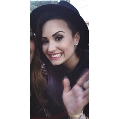 free follow from @whatifdemi