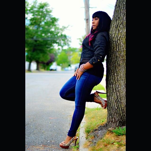 LEXB QUEENS, IS AN UP COMING ARTIST, SONGWRITER , SINGER, AND RAPPER WITH A DEDICATED LOVE FOR THE CRAFT. SHE HAS 100S OF SONGS, ALWAYSWORKING HARD IN THESTUDIO