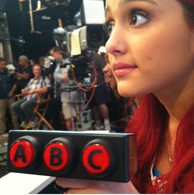 @RossLangille is my main, i suck my own dick to maintain...also i love Ari