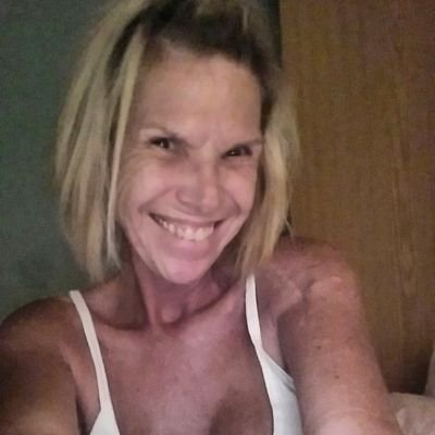 Margo621Margo's profile picture. Just beat Breast Cancer, life its good!
  I've met some great people and some,  not  so great. People.  Loving the weather,  that's for sure