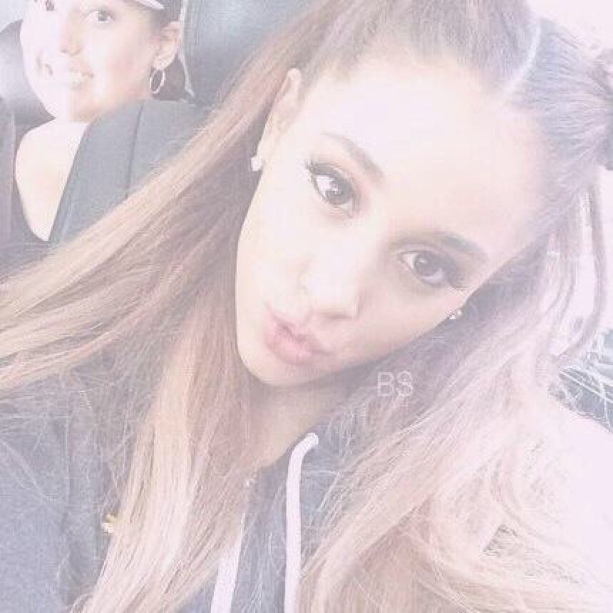 I love Ariana too much that's my problem Obsessed? No, dedicated! ♡