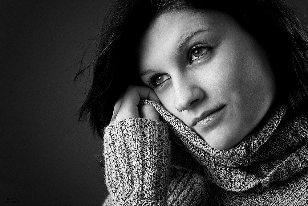 Жизнь – это комедия для тех, кто думает, и трагедия для тех, кто чувствует.