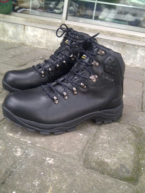 FB: On Do sepatu, kontak/whatsapp  081320020414 pin BB 2A382CFE.