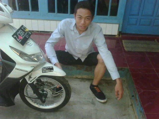 ucupsule15's profile picture. Lain hirup namina upami teu gaduh kapusing sarreng boga hutang, jaba remen casboon, bos...! Ha :D :p