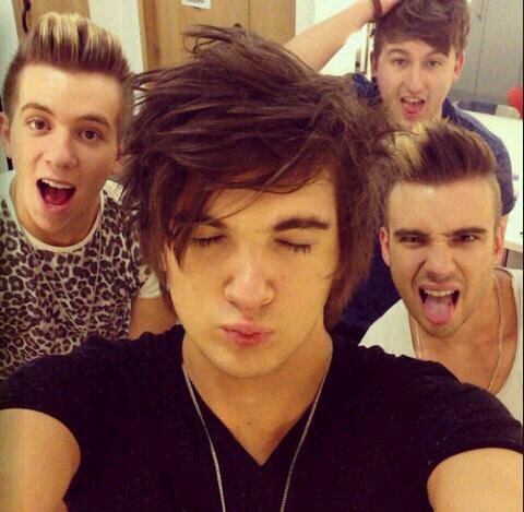 FacesOfROOM94's profile picture. A new account dedicated to ROOM 94's wonderful facial expressions.