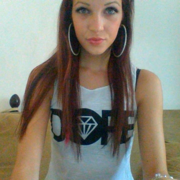 old enough to know better, young enough to don't care // I don't really give a fuck and my excuse is that I'm young  // follow of niet, boeit mij niet