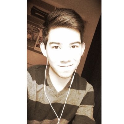 derickv08's profile picture. 