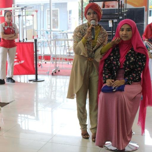 ketika sukses adalah sebuah tujuan maka berjuang adalah sebuah kewajiban | owner @zaidahejab | Finalis WMM 2014 Regional Jakarta | Tutor Hijab | IMZ