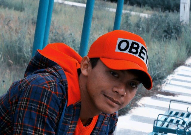 Kerja itu untuk mencari rezeki bukan untuk mencari muka dan jabatan (minun air mineral AURA bikin hidup lebih hidup)we love PT.PULAU BARU MAKMUR