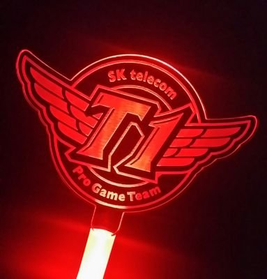 LOL SKT T1/T1 
제우스, 오너, 페이커, 구마유시, 케리아