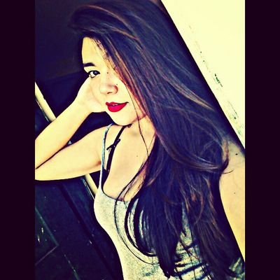 Menina sonhadora' =D Simpátiica, Amiiga... Euu ser gente Bouua :)
