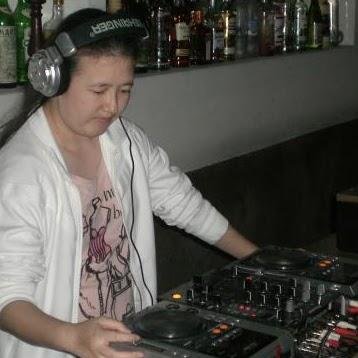 OLA GALERA SEJAM BEM VINDOS AO MEU TWITTER DIVULGO E VENDO SHOWS