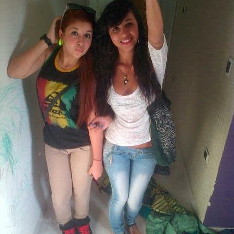 Diseñadora de modas . Artista