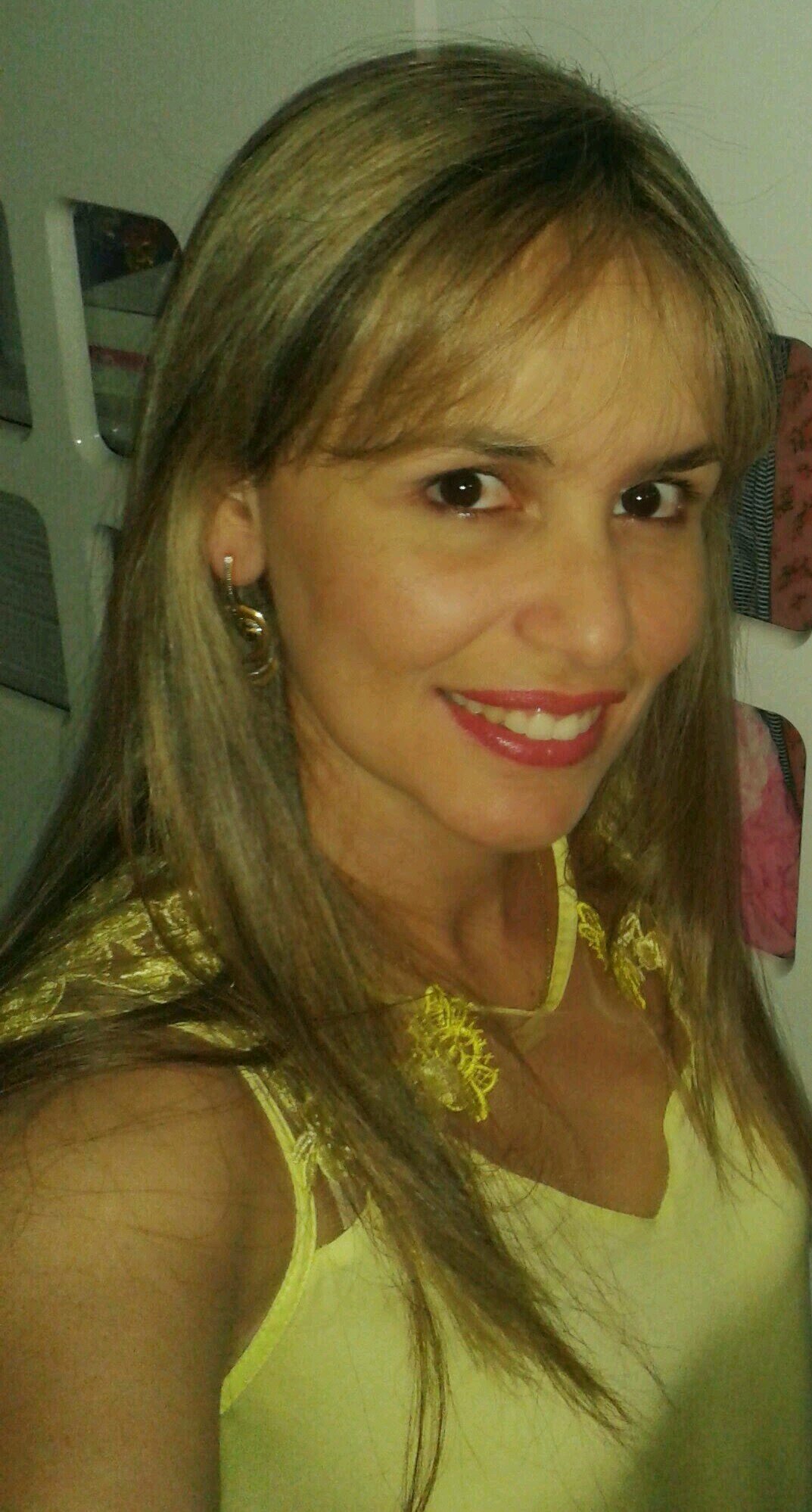 Graduada em Educação Física pela UNIPE.Personal Trainer,Consultora em  Exercícios Físicos Indoor e Outdoor!!!