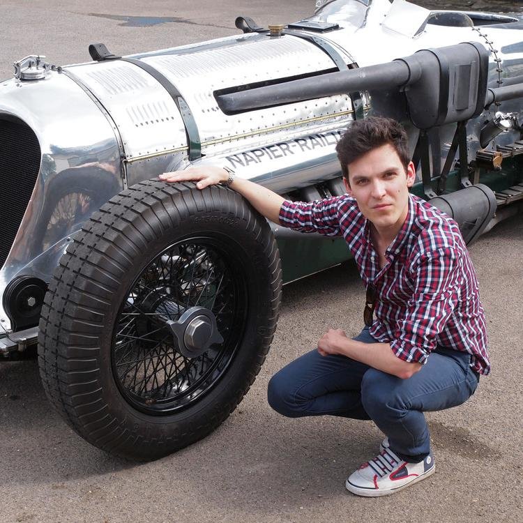 Author of novel 'The Ghost at Brooklands Museum'. Also a member of @Lffcomedy and presenter on @wearejedtop podcast series