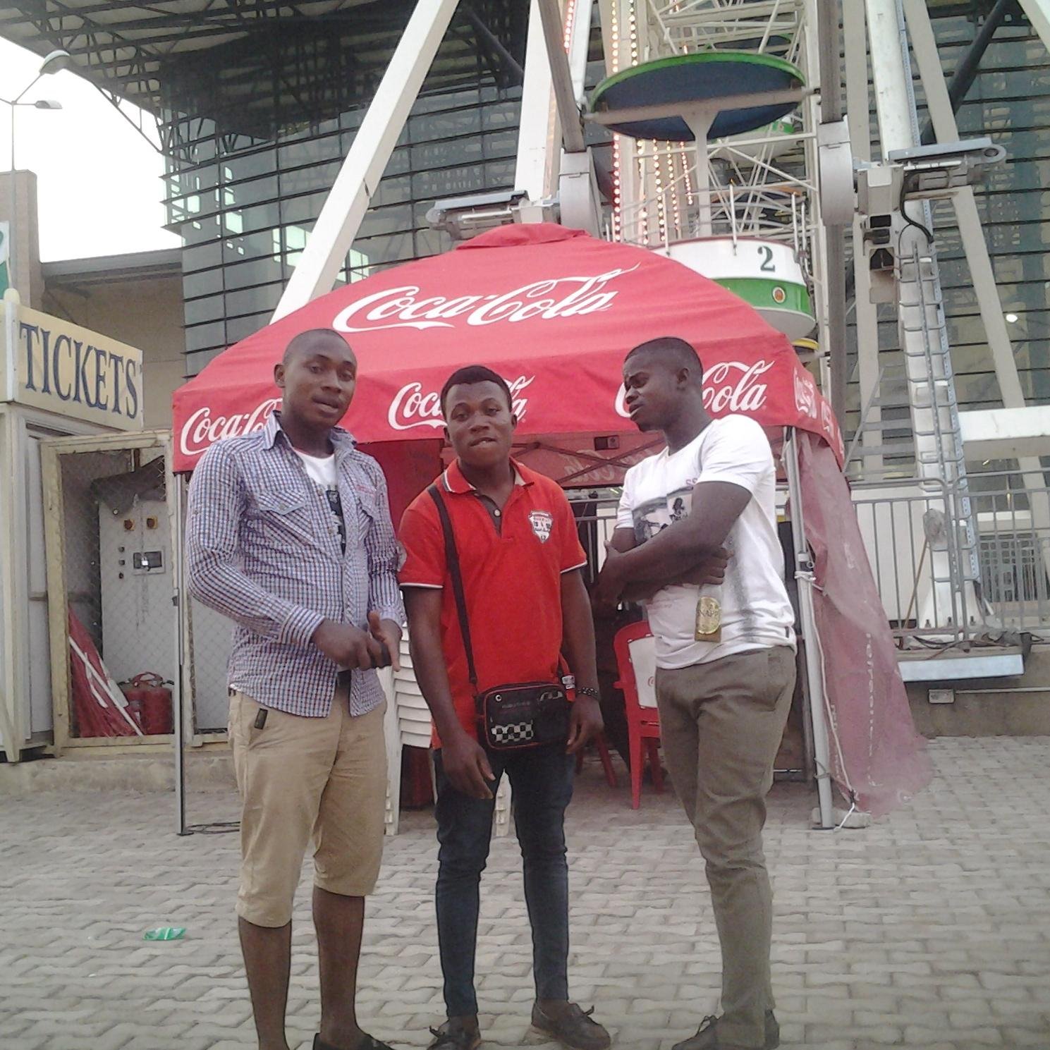 Cruzzmoni's profile picture. hope is a waking dream