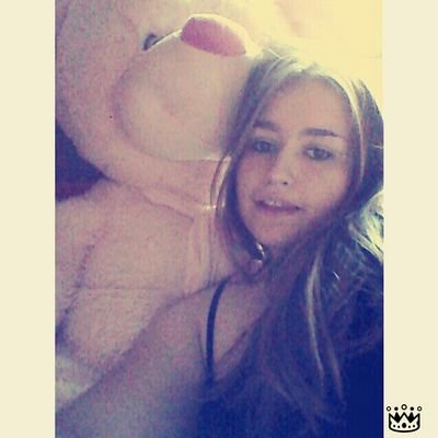 aliciah_13's profile picture. Si te vas sin ser echado volverás sin ser llamado. Insta: segoviaaa99