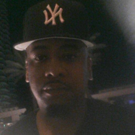 cirocafella's profile picture. went from 'poor me' to 'pour me a drink'