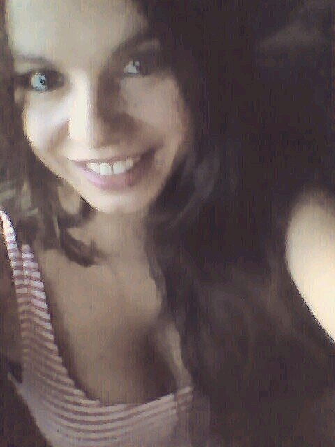 YassGonzalezz's profile picture. Viviendo,que no es poco